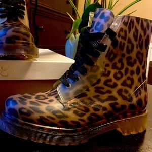 Jessika Simpson cheetah print boats